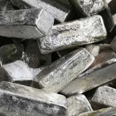 Logam Magnesium Ingot Konduktivitas Termal Tinggi Perak Cerah Untuk Ferit Mg-Ti