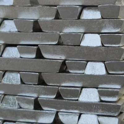 Logam Magnesium Ingot Konduktivitas Termal Tinggi Perak Cerah Untuk Ferit Mg-Ti
